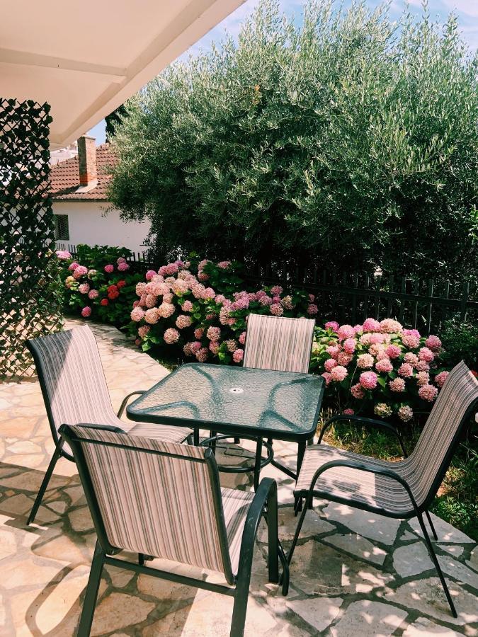 Apartments Hollaj Улцинь Екстер'єр фото