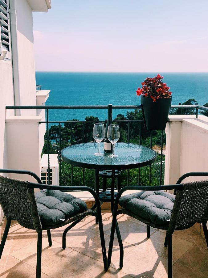 Apartments Hollaj Улцинь Екстер'єр фото