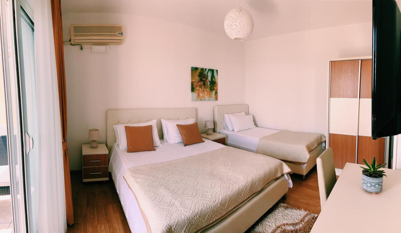 Apartments Hollaj Улцинь Екстер'єр фото