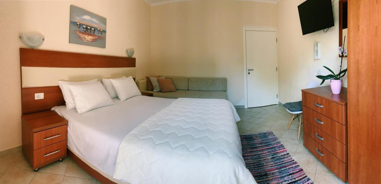 Apartments Hollaj Улцинь Екстер'єр фото