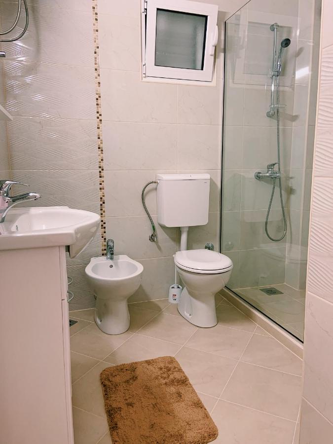 Apartments Hollaj Улцинь Екстер'єр фото