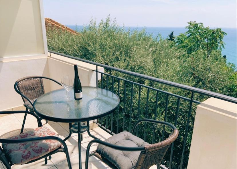 Apartments Hollaj Улцинь Екстер'єр фото
