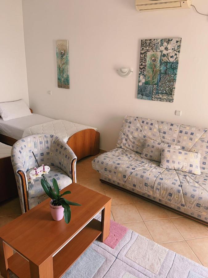 Apartments Hollaj Улцинь Екстер'єр фото
