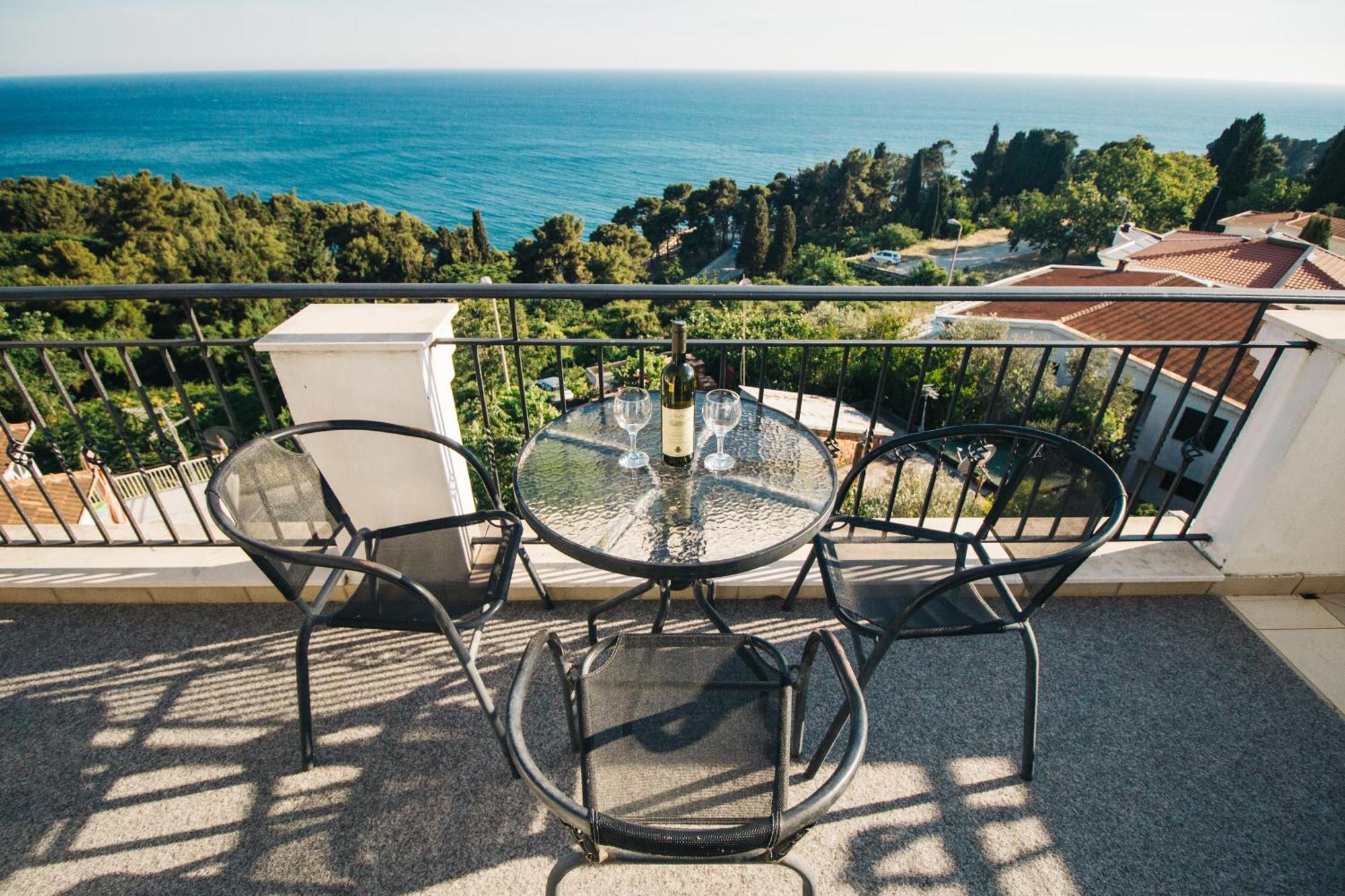 Apartments Hollaj Улцинь Екстер'єр фото