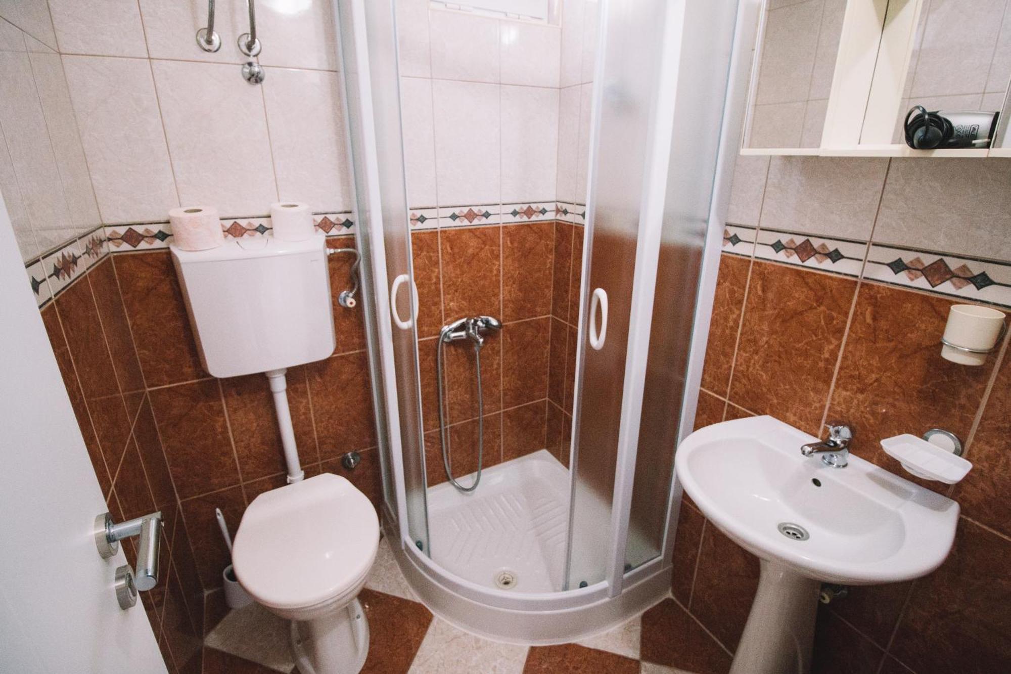 Apartments Hollaj Улцинь Екстер'єр фото