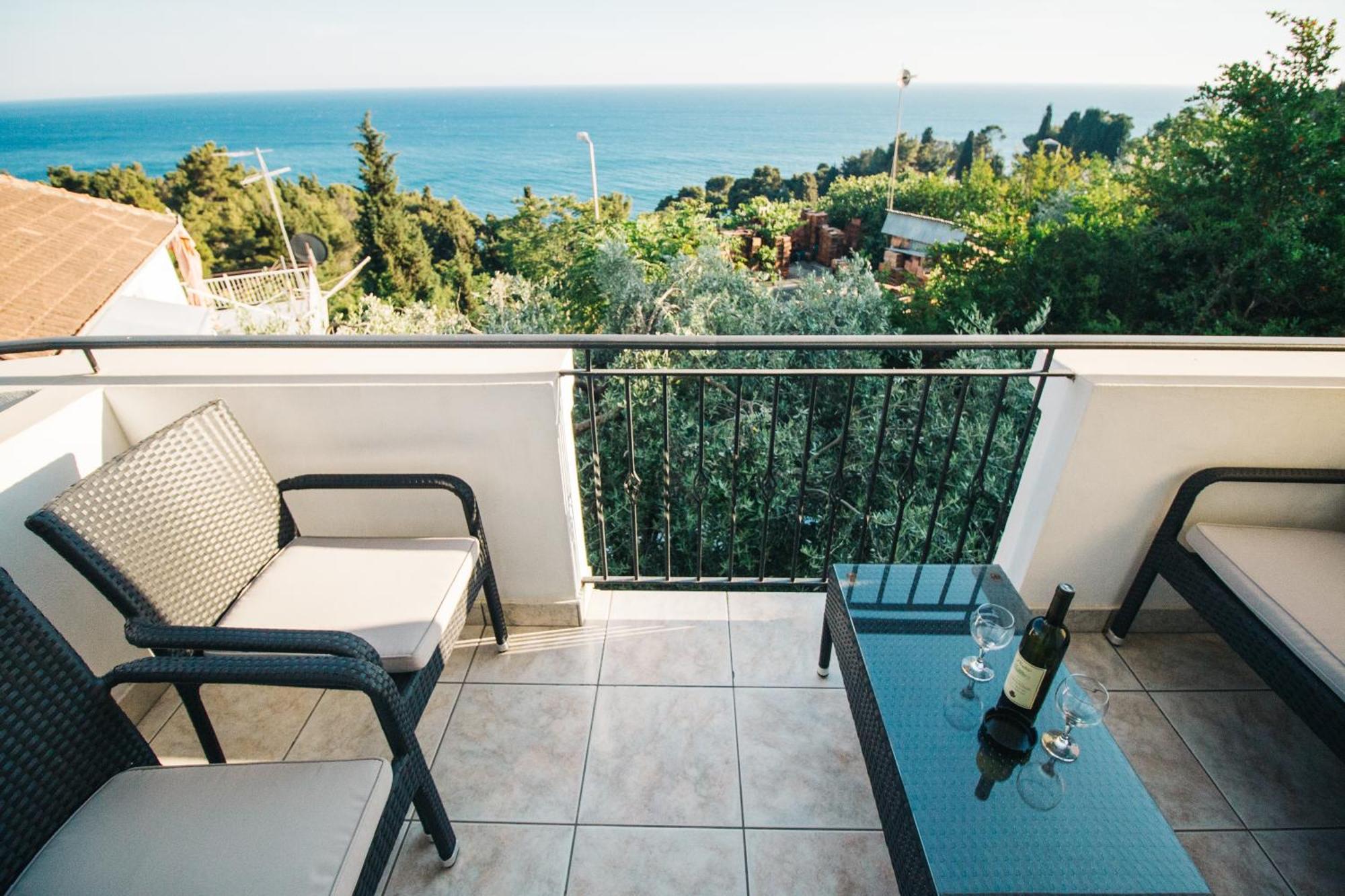 Apartments Hollaj Улцинь Екстер'єр фото