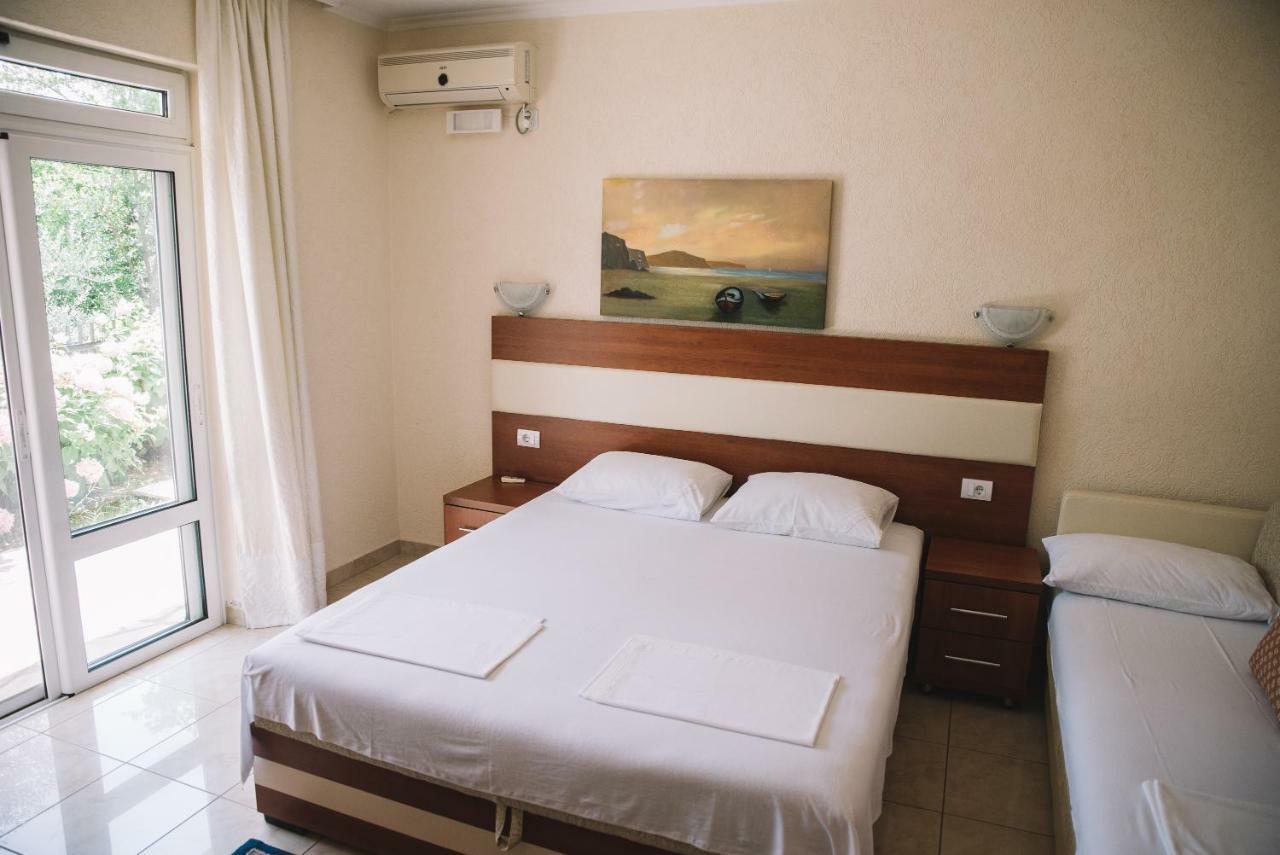 Apartments Hollaj Улцинь Екстер'єр фото