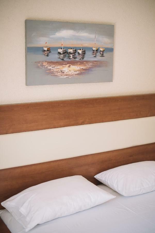 Apartments Hollaj Улцинь Екстер'єр фото
