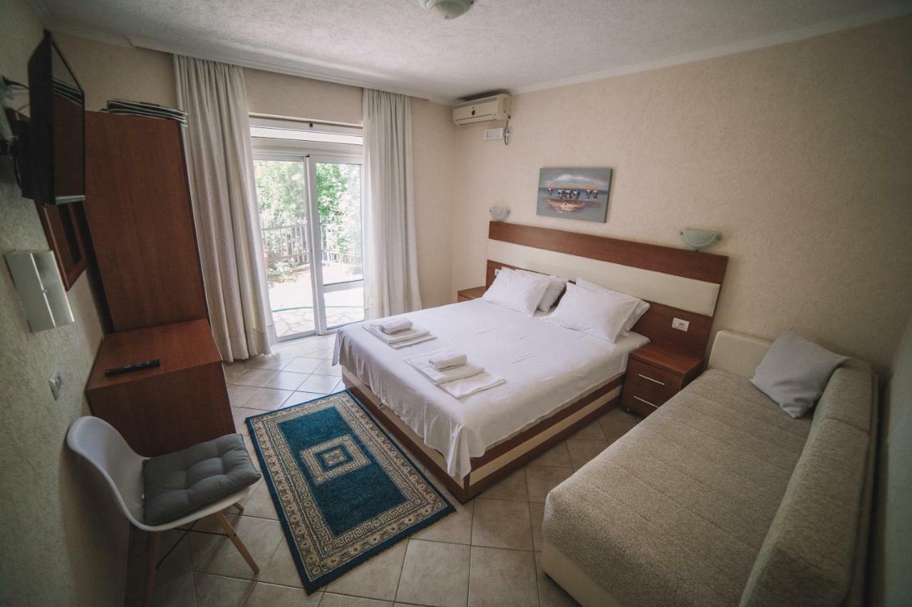 Apartments Hollaj Улцинь Екстер'єр фото