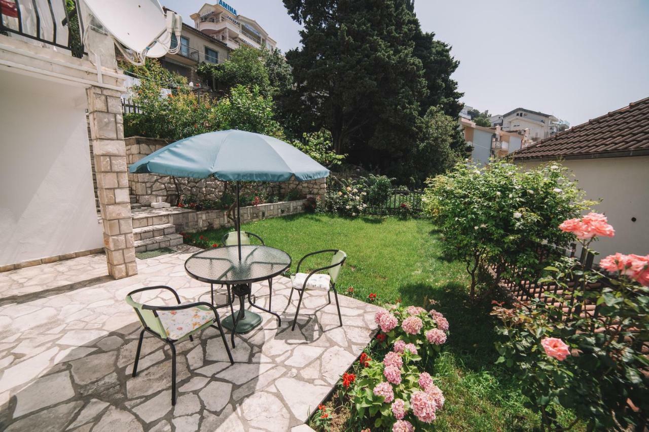 Apartments Hollaj Улцинь Екстер'єр фото